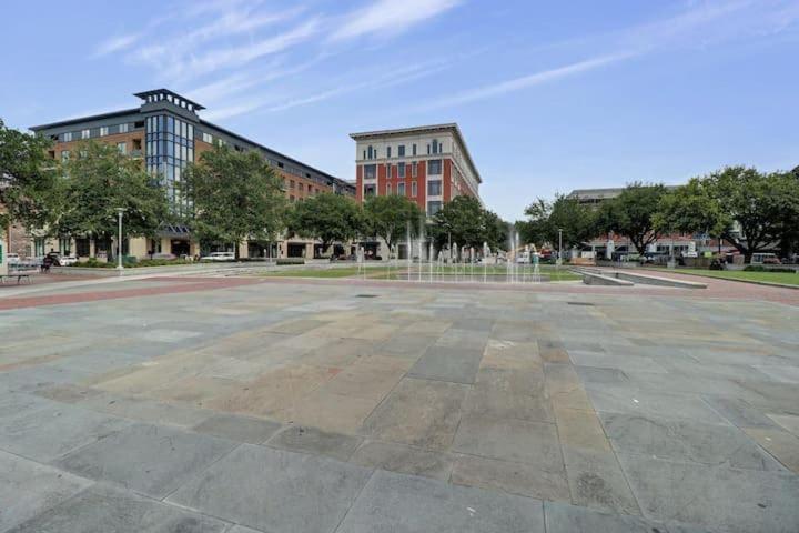 Lush Savannah Loft - Near Plant Riverside District Exterior photo
