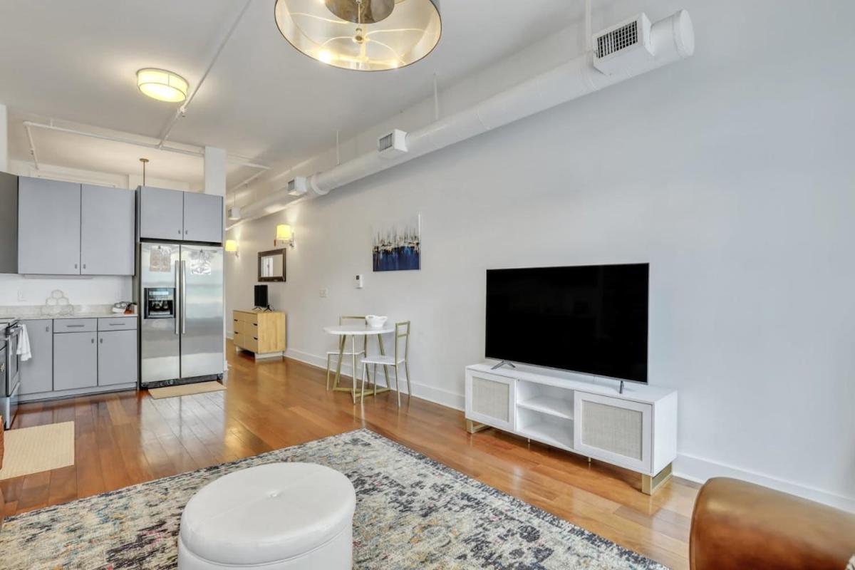 Lush Savannah Loft - Near Plant Riverside District Exterior photo
